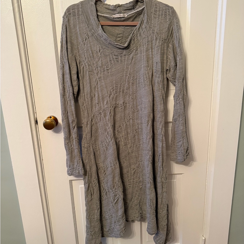 Cut Loose Comfy Gray Long Sleeve Dress
